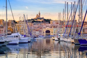 Marseille ist eine französische Hafenstadt mit rund 860.000 Einwohnern.